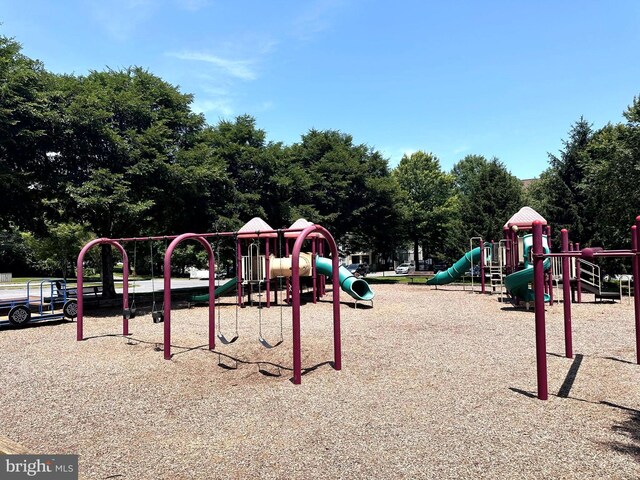 18815 Sparkling Water Dr Unit 4-O, Germantown, MD 20874 - view of communal playground