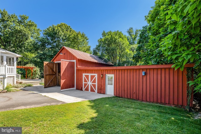 1012 Grant St, Herndon, VA 20170 - view of barn featuring a yard