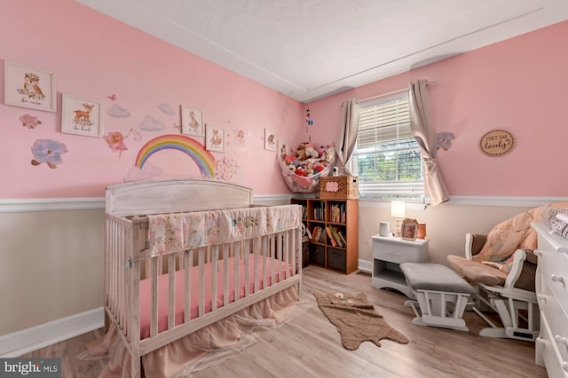 47 Sheridan Rd, Arnold, MD 21012 - bedroom with a nursery area and wood finished floors
