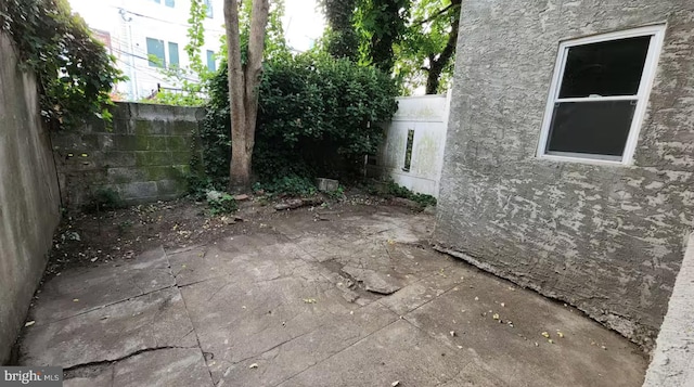 2057 N Franklin St, Philadelphia, PA 19122 - view of patio