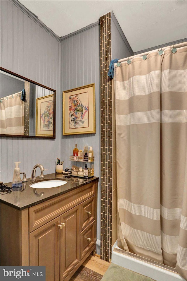 643 Penn, West Reading, PA 19611 - full bath with vanity and curtained shower