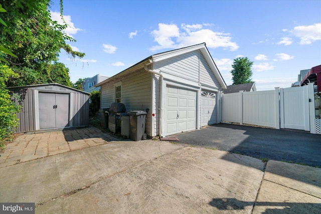 258 Pancoast Ave, Springfield, PA 19064 - detached garage with a shed