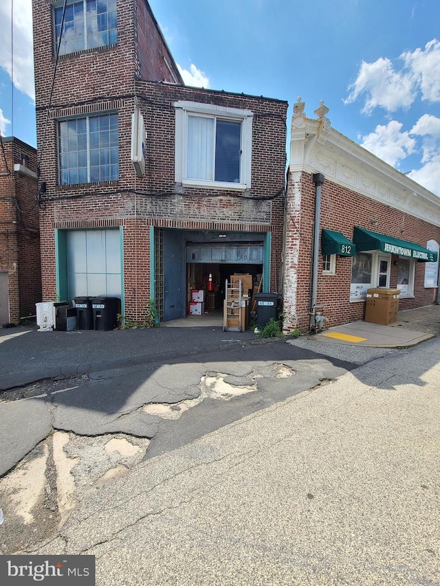 220 York Rd, Jenkintown, PA 19046 - view of building exterior featuring a garage