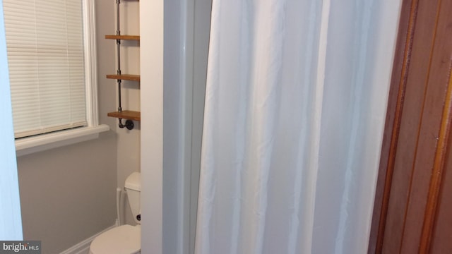 139 N 11th St, Allentown, PA 18102 - bathroom featuring toilet and curtained shower