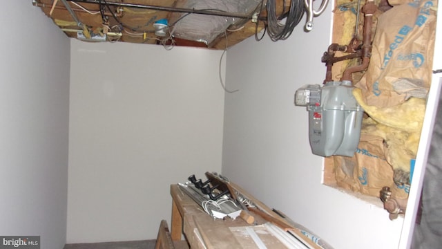 139 N 11th St, Allentown, PA 18102 - finished below grade area with gas meter