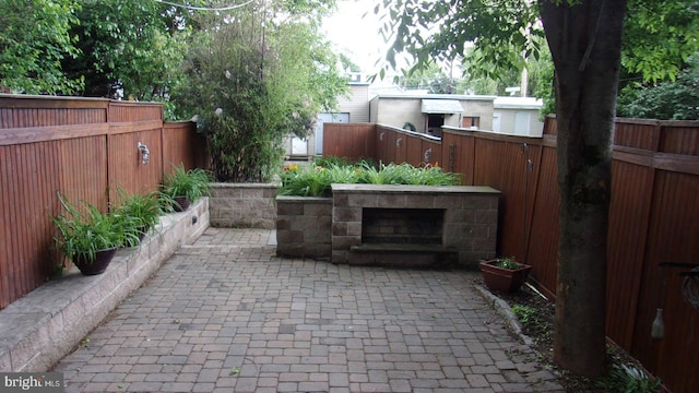 139 N 11th St, Allentown, PA 18102 - fenced backyard featuring a patio