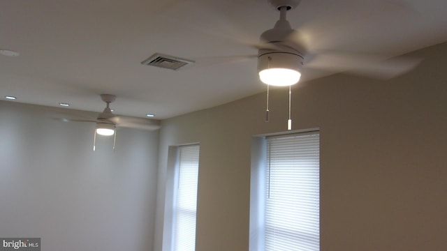 139 N 11th St, Allentown, PA 18102 - detailed view of ceiling fan