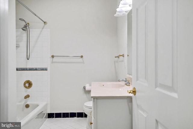 1050 Northfalls Ct, Great Falls, VA 22066 - bathroom with tile patterned flooring, vanity, and bathing tub / shower combination