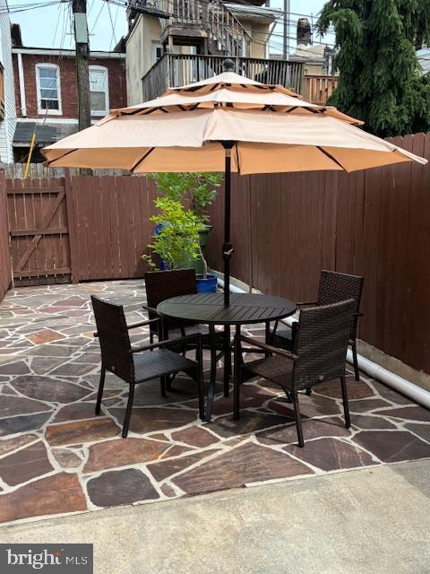 1457 Woodall St, Baltimore, MD 21230 - view of patio / terrace with outdoor dining space