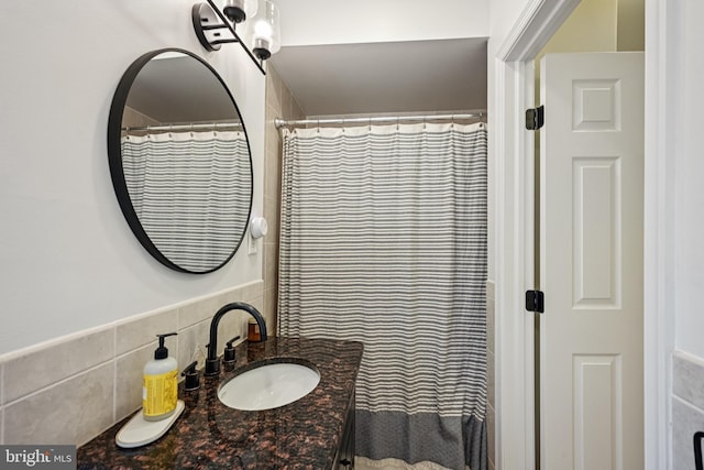 330 W George St, Philadelphia, PA 19123 - bathroom featuring vanity and tile walls