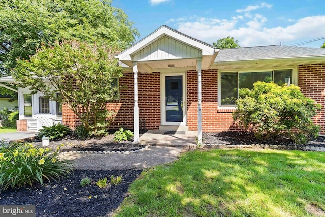 663 Newberry Rd, Middletown, PA 17057 - view of front facade featuring brick siding and a front yard