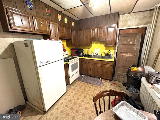 2072 Pickwick St, Philadelphia, PA 19134 - kitchen with white appliances and light countertops