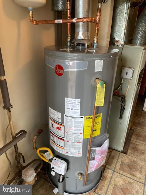 6813 10th Ave, Takoma Park, MD 20912 - utility room with gas water heater