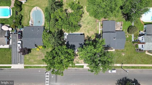 201 E Franklin Ave, Edgewater Park, NJ 08010 - drone / aerial view of a pool