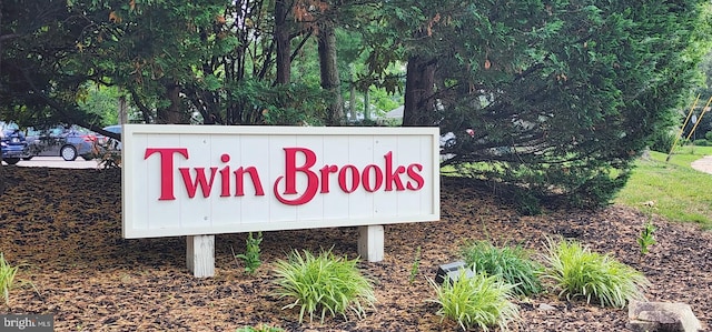 66 Twin Brooks Dr, Willow Grove, PA 19090 - view of community sign