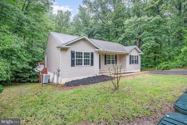 114 Dragoon Dr, Montross, VA 22520 - ranch-style home with a front lawn