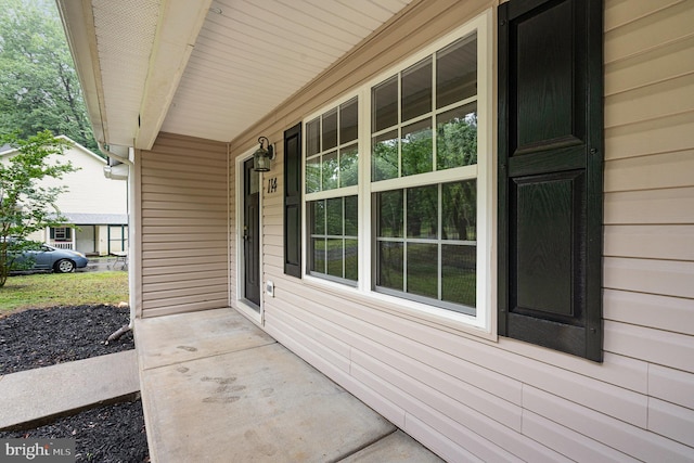 114 Dragoon Dr, Montross, VA 22520 - view of porch