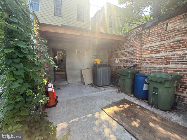 2424 Greenmount Ave, Baltimore, MD 21218 - view of patio / terrace