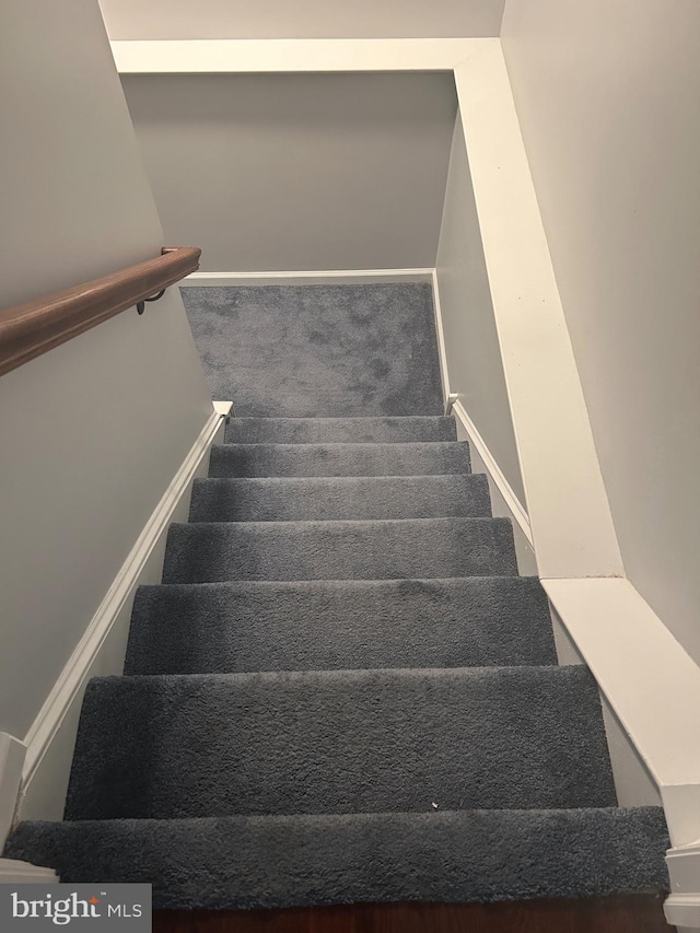 655 Morris Ave, Newfield, NJ 08344 - view of stairs