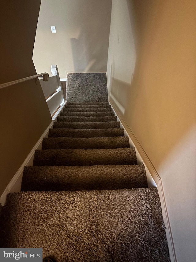 4 Linden Ct, Sicklerville, NJ 08081 - stairs with baseboards