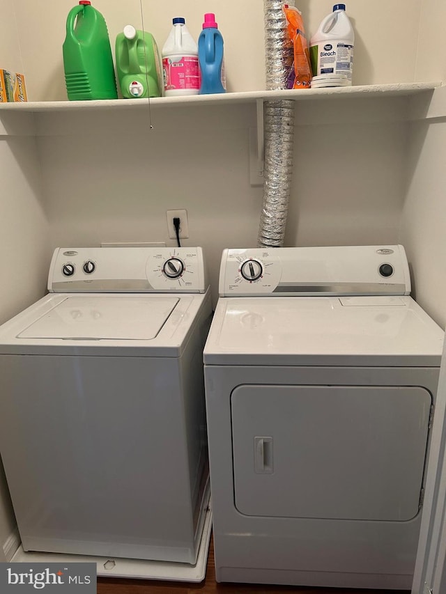 15496 Travailer Ct, Woodbridge, VA 22193 - washroom with washing machine and clothes dryer