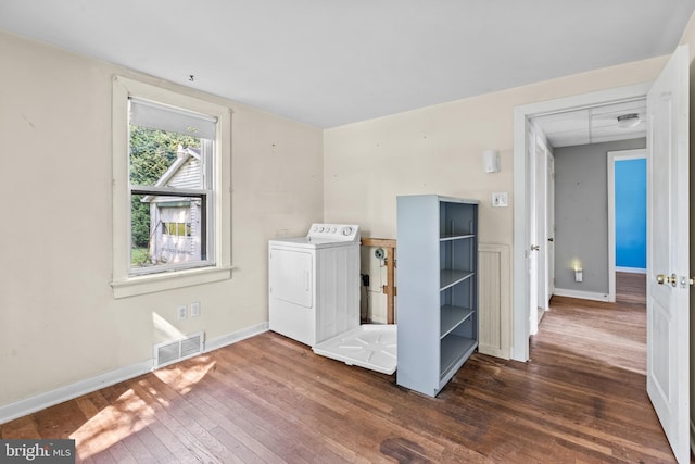 431 E Summit Ave, Telford, PA 18969 - laundry room featuring washer / dryer and dark wood-style flooring