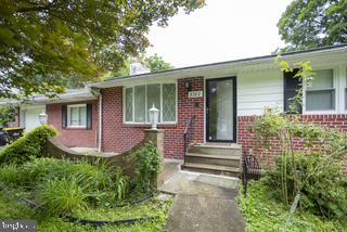 3782 Grandview Ave, Bensalem, PA 19020 - single story home with brick siding