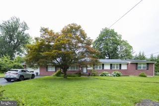 3782 Grandview Ave, Bensalem, PA 19020 - ranch-style home featuring a front yard