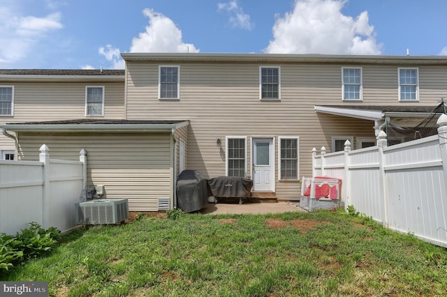 206 Lighthouse Dr, Jonestown, PA 17038 - rear view of property with a patio area