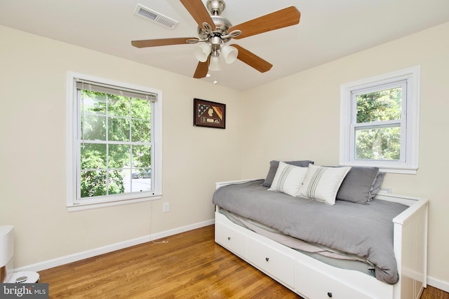 1411 Kentucky Ave, Woodbridge, VA 22191 - bedroom with light wood-style floors and a ceiling fan