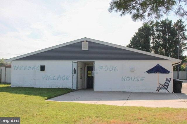 906 Tamarac Dr, Salisbury, MD 21804 - view of front facade with a front lawn