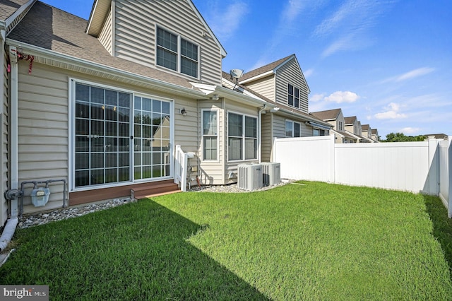 45 Harcrest Ct, Dover, DE 19901 - rear view of house with a shingled roof