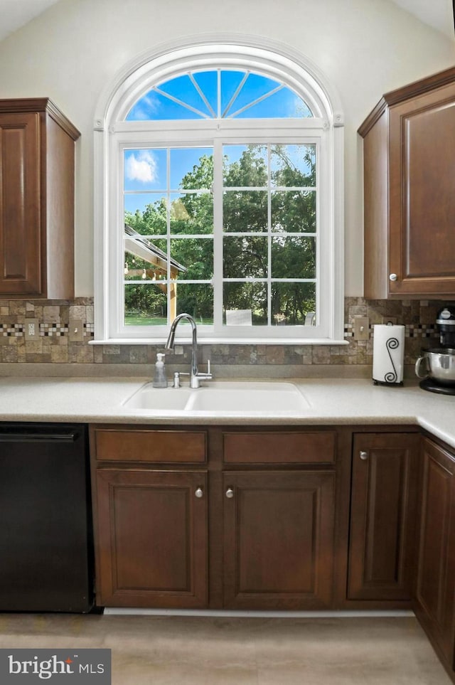 126 Fairbrook Dr, Gilbertsville, PA 19525 - kitchen featuring dishwasher, backsplash, and light countertops