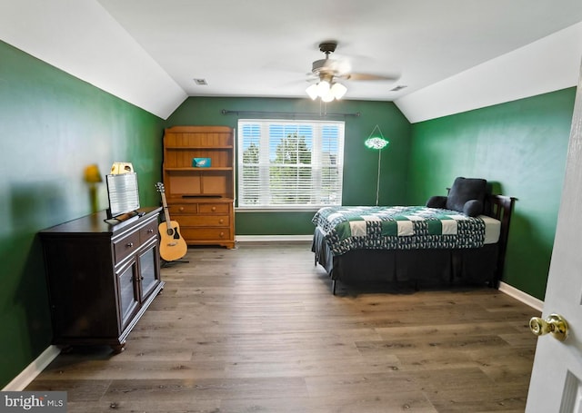 126 Fairbrook Dr, Gilbertsville, PA 19525 - bedroom featuring lofted ceiling, wood finished floors, and a ceiling fan
