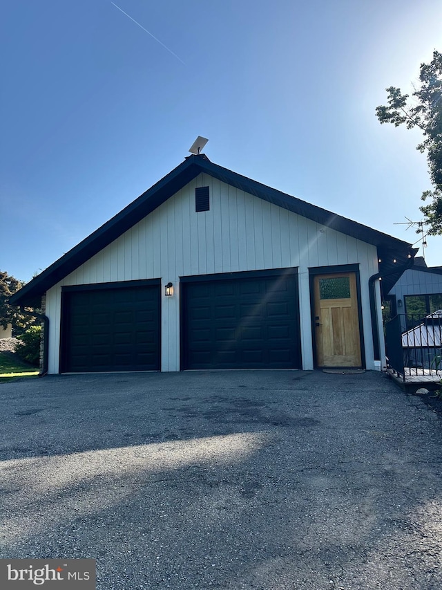 213 Tomahawk Dr, Conestoga, PA 17516 - view of detached garage