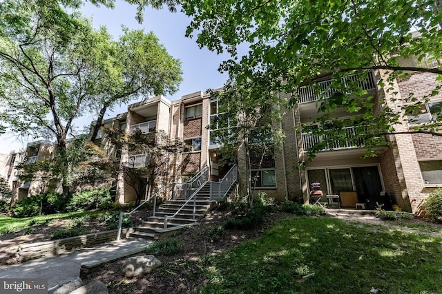 2908 Kings Chapel Rd Unit 03/12, Falls Church, VA 22042 - view of building exterior with stairs