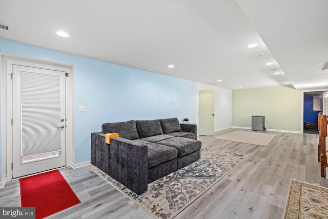 7 Kettlebrook Ct, Stafford, VA 22556 - living area with wood finished floors and recessed lighting