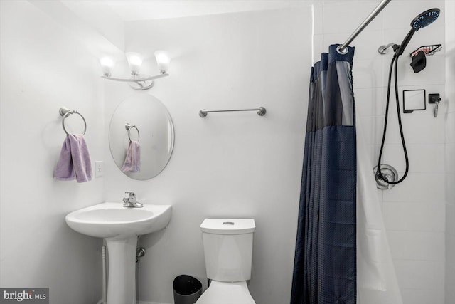 7 Kettlebrook Ct, Stafford, VA 22556 - bathroom with a shower with curtain