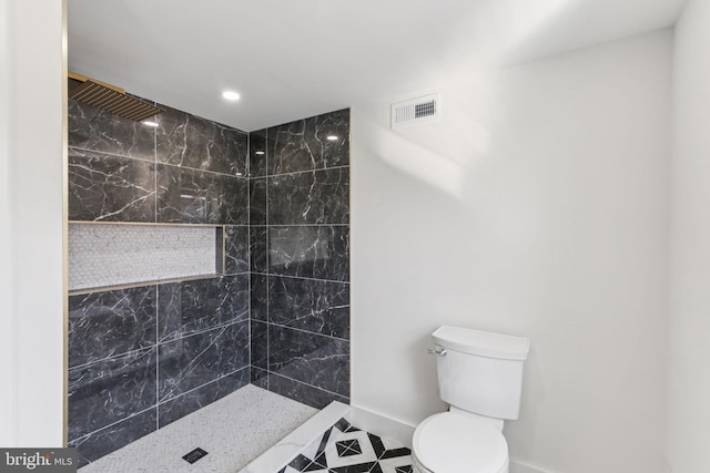 2165 E Gordon St, Philadelphia, PA 19125 - bathroom featuring a tile shower and recessed lighting
