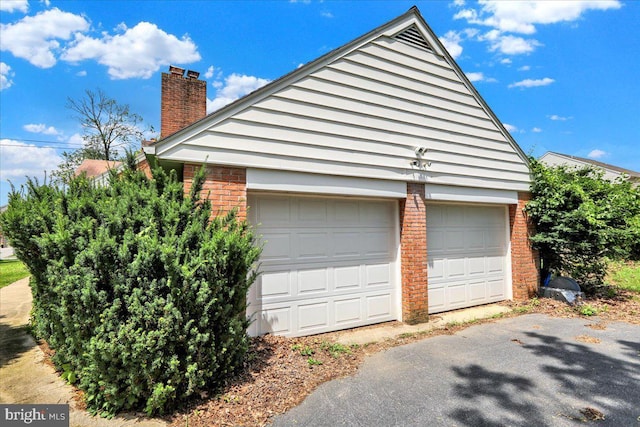 3225 Eisenbrown Rd, Reading, PA 19605 - view of detached garage