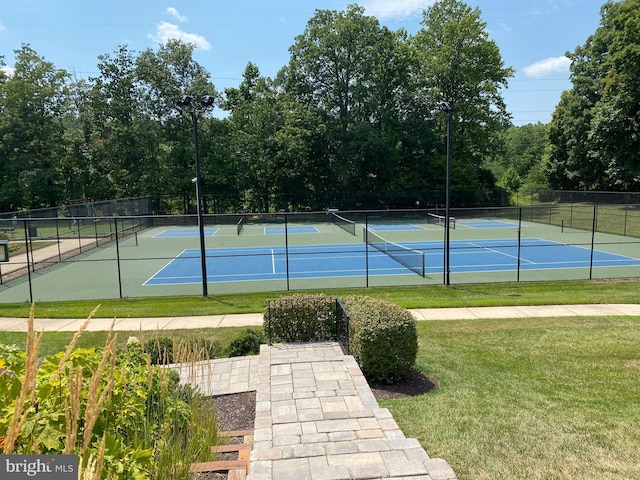 6110 Joust Ln, Alexandria, VA 22315 - view of tennis court