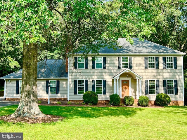 15 Tally Ho Dr, Fredericksburg, VA 22405 - colonial house featuring a front lawn
