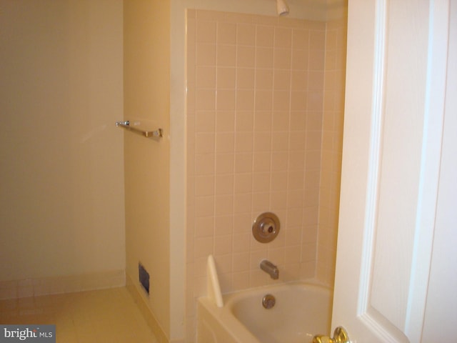 1704 Stoneham Dr, West Chester, PA 19382 - full bath with bathtub / shower combination