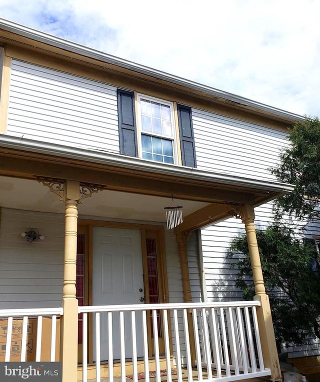15021 Mcknew Rd, Burtonsville, MD 20866 - property entrance featuring a porch