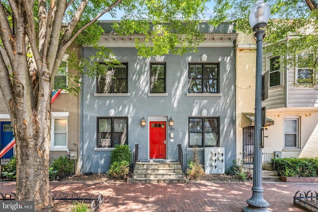 125 Bates St NW, Washington, DC 20001 - multi unit property with brick siding