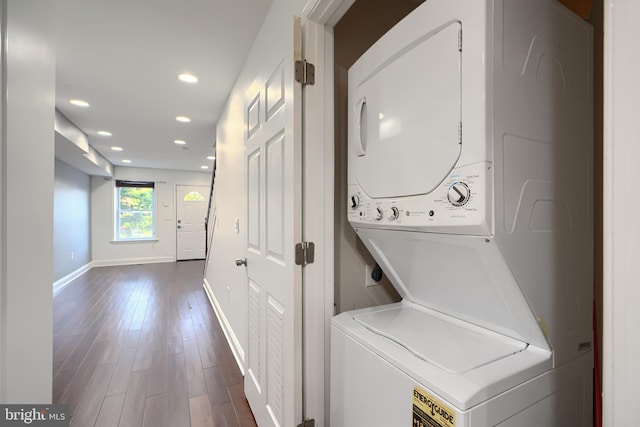 930 Washington Blvd, Baltimore, MD 21230 - laundry area with estacked washer and dryer, recessed lighting, and dark wood-style floors