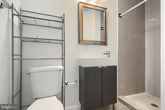 930 Washington Blvd, Baltimore, MD 21230 - bathroom with tiled shower and vanity
