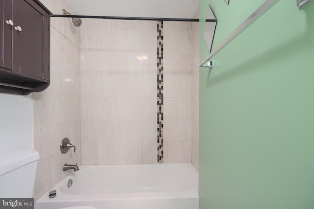 930 Washington Blvd, Baltimore, MD 21230 - bathroom featuring toilet and shower / washtub combination