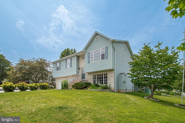 75 Westminster Dr, Front Royal, VA 22630 - raised ranch featuring a garage and a front lawn