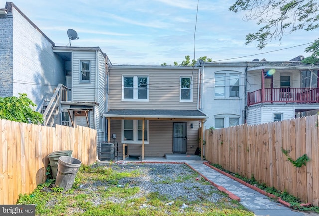3302 Gwynns Falls Pkwy, Baltimore, MD 21216 - back of property featuring a fenced backyard